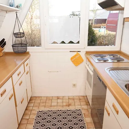 Zeltdachhaus Fuer Ganze Familie Holiday home Damp