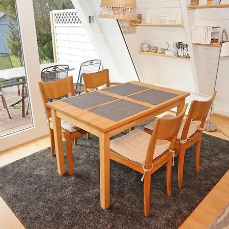 Zeltdachhaus Fuer Ganze Familie Damp