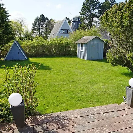 Zeltdachhaus Fuer Ganze Familie * Damp